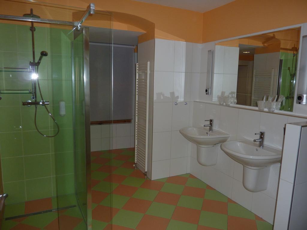 Apartments And Suites Kremnica Room photo
