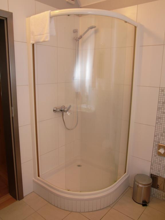 Apartments And Suites Kremnica Room photo