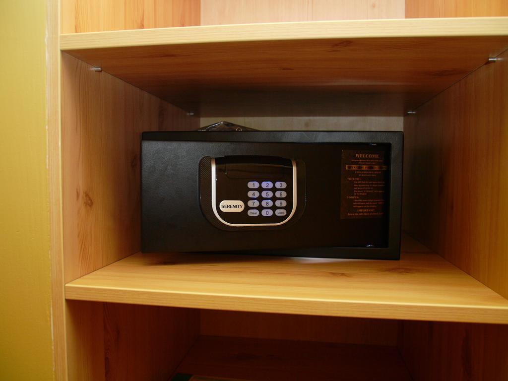 Apartments And Suites Kremnica Room photo